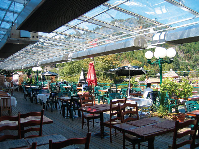 restaurant-patio-heaters-mounted-under-glass-roof