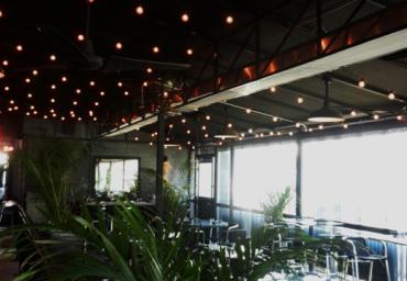 restaurant-patio-heaters-in-an-enclosed-area1