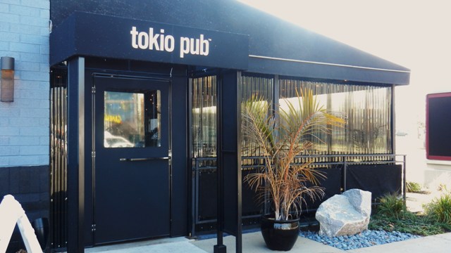 enclosed-restaurant-patio-with-infrared-heaters