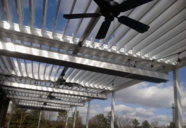 WillyTys-interior-Louv-roof
