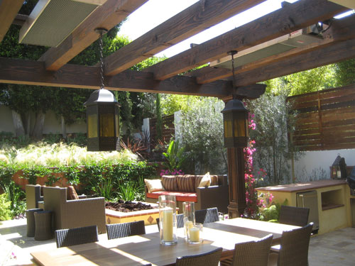 outdoor-patio-heaters-mounted-between-pergola-joists